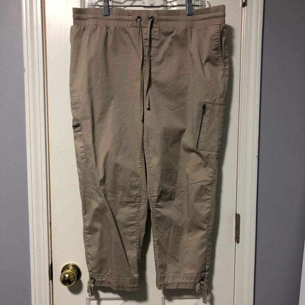 Cato khaki Capris. Size L.